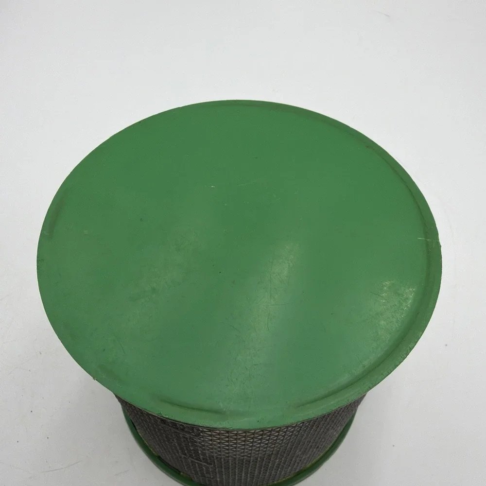 Vtg Hubs-Chub Inc Fishing Bait Cricket Bucket Wire Mesh Green Plastic & Metal